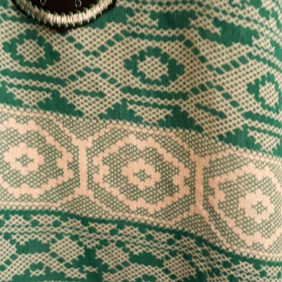 Blue rain Aztec design top - Picture 3 of 8